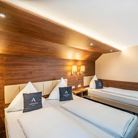 מלון Aspire Castillo Reutlingen, Trademark Collection By Wyndham 3*