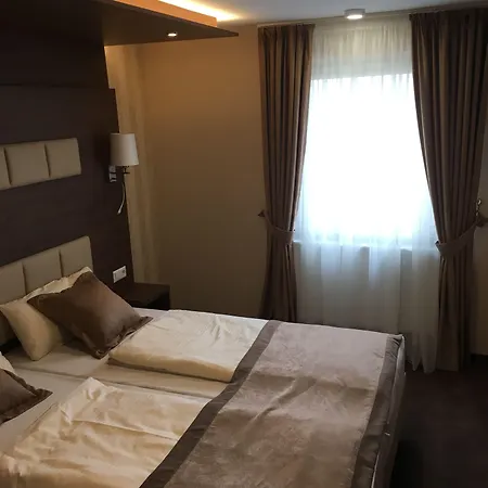 Stadthotel 3*