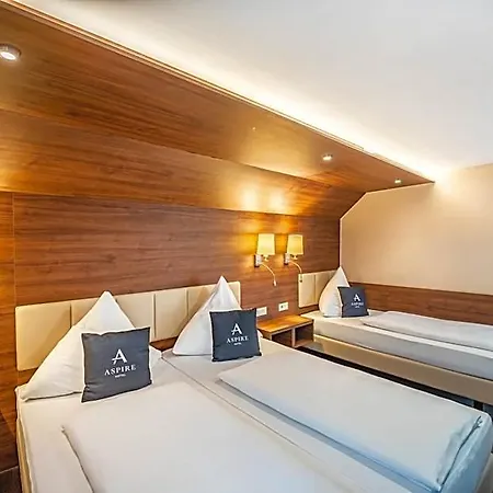 Aspire Castillo Reutlingen, Trademark Collection By Wyndham Hotel